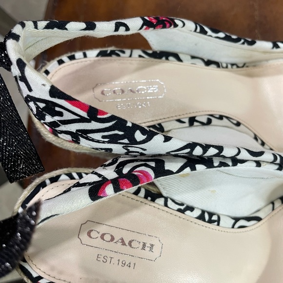 Coach Women’s size 7B woven heel shoes - Picture 9 of 10
